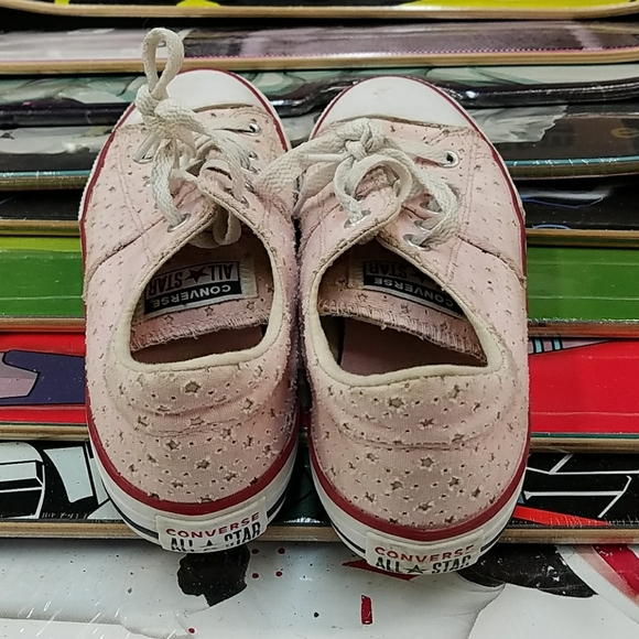 Converse | Pink stars chuck Taylor low tops 🌟 - Picture 3 of 8